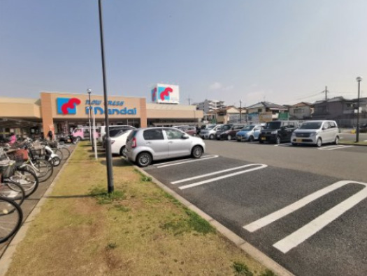 スーパー　万代 道明寺店（スーパー）まで1049m