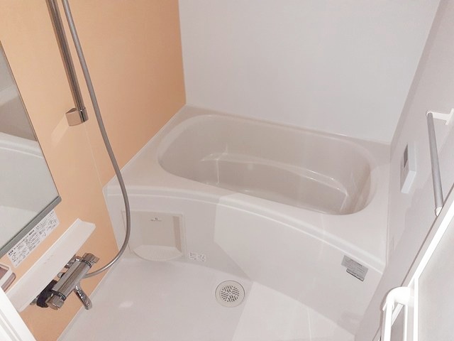 バス・シャワールーム　追炊き・浴室乾燥機付き♪