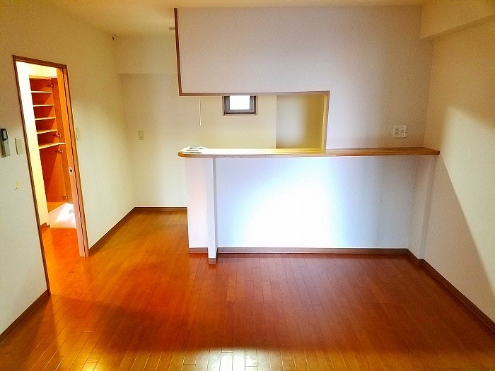 居室・リビング　反転写真