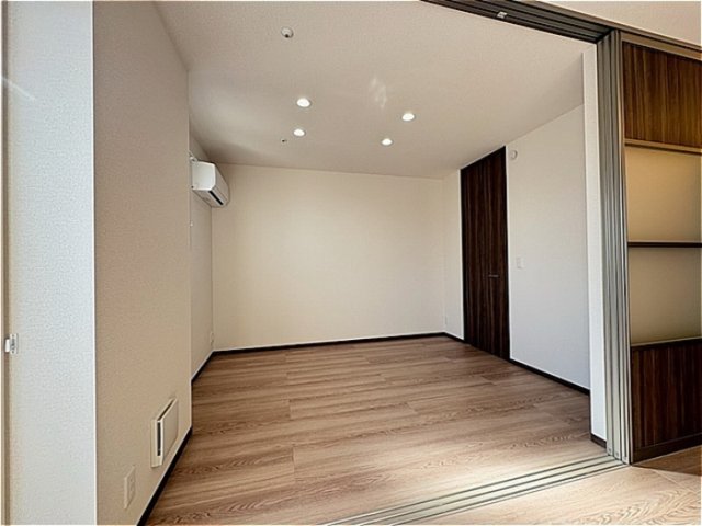 居室・リビング　南洋室