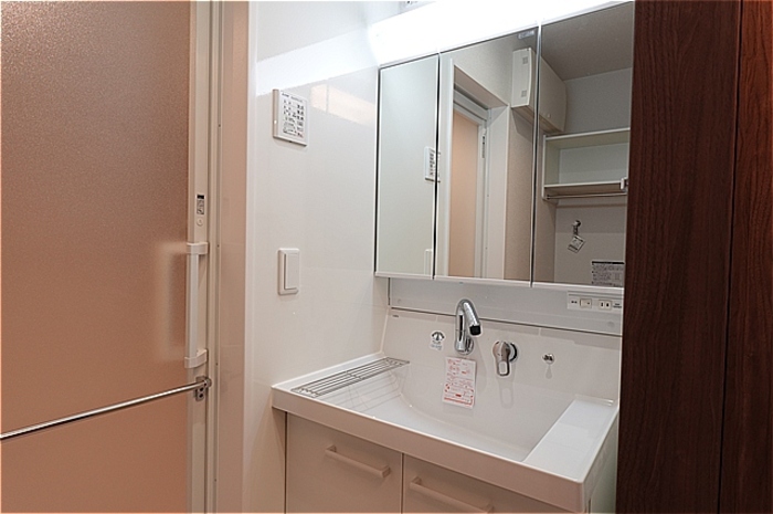 洗面設備　洗髪洗面化粧台