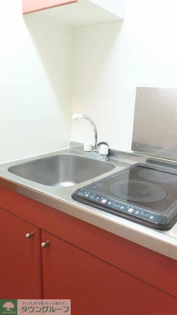 キッチン　2口の電気コンロ付き