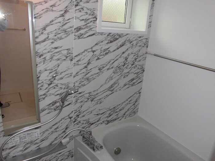 バス・シャワールーム　雨の日に便利な浴室換気乾燥機付き♪