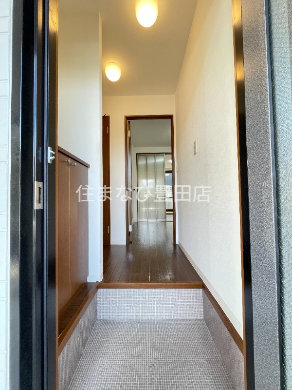 玄関　同型別部屋写真