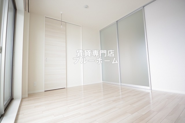 その他　大きな洋室ですね！