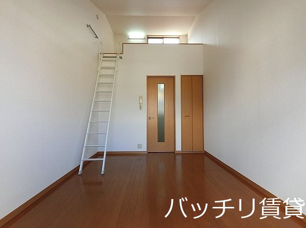 居室・リビング　＊画像は別部屋の為イメージ、現状優先致します