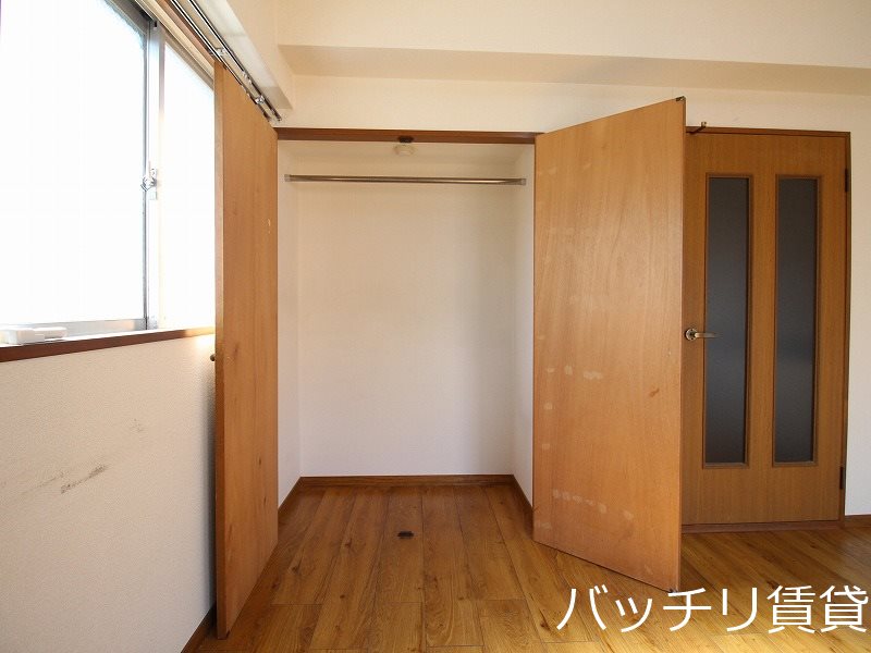 収納　別号室タイプの為、現状を優先致します。