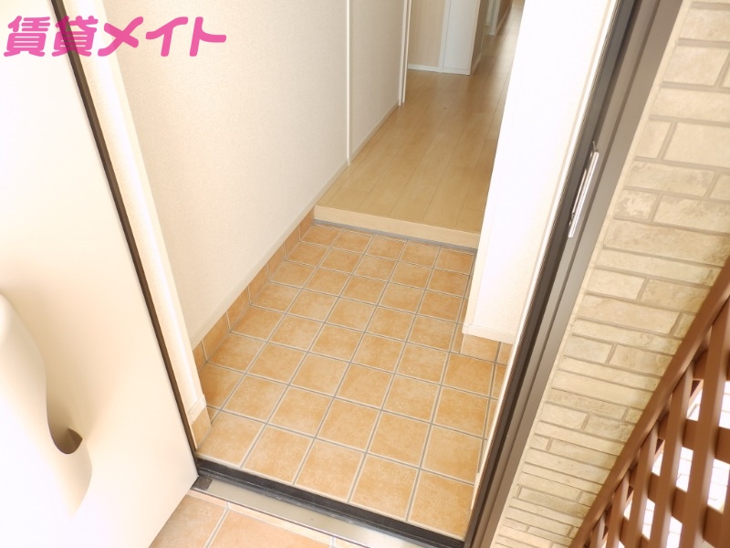 玄関　別部屋参考写真です