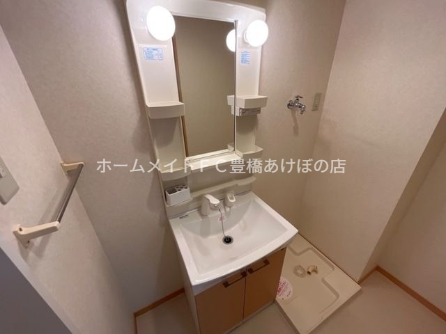 洗面設備　同型別部屋写真