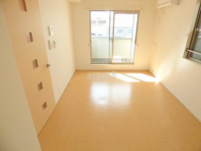 その他部屋・スペース　日当たり良好明るいお部屋で気分もあがりますね♪