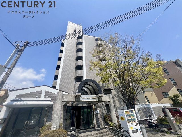 建物外観　防犯カメラ付きで安心！エレベーター付きで便利！