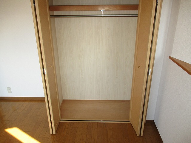 収納　ハンガーポール付きのクローゼットは無駄なく収納できます