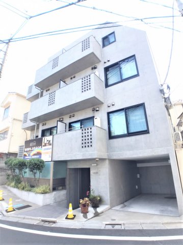 建物外観　閑静な住宅街にひときわ目立つ外観です。