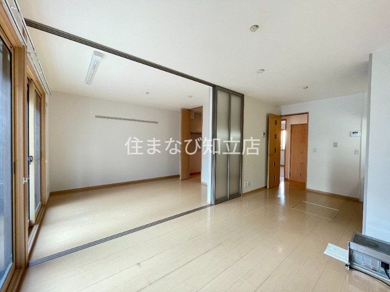 居室・リビング　同型別部屋写真