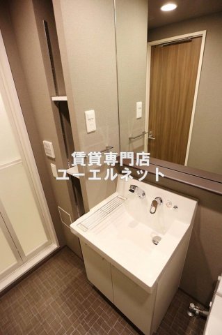 洗面設備　清潔感ある独立洗面台で毎日気持ちよく♪
