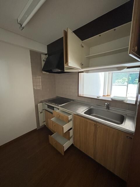 キッチン　※別号室の参考写真です