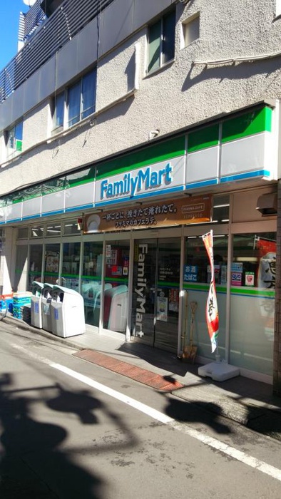 コンビニ　ファミリーマート（コンビニ）まで78m