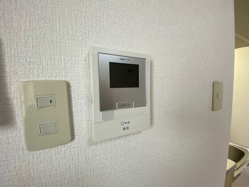 その他設備　ＴＶモニター付インターホンです。来客者の顔が見えるので安心！
