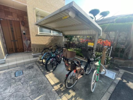 エントランス　駐輪場です