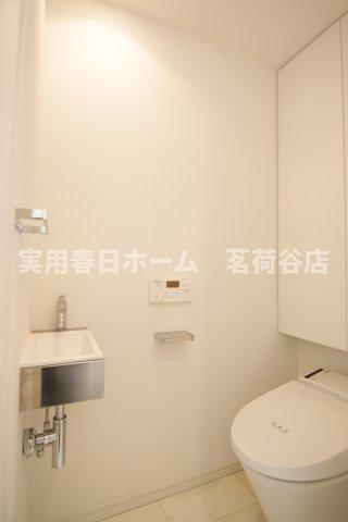トイレ　※フローリングの色が異なる可能性あり
