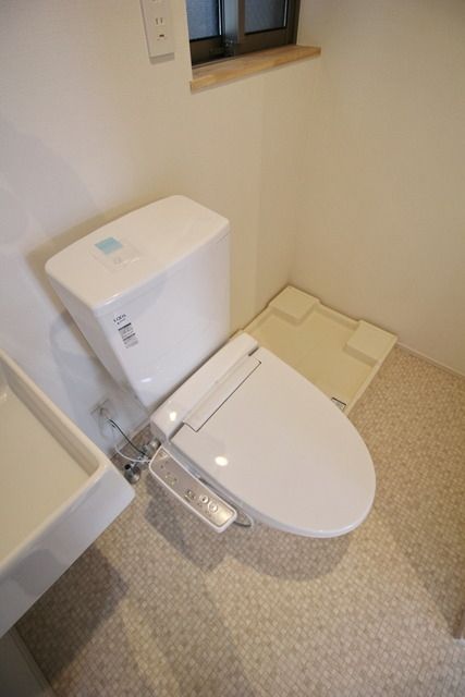 トイレ　★シャワートイレ付のトイレです★