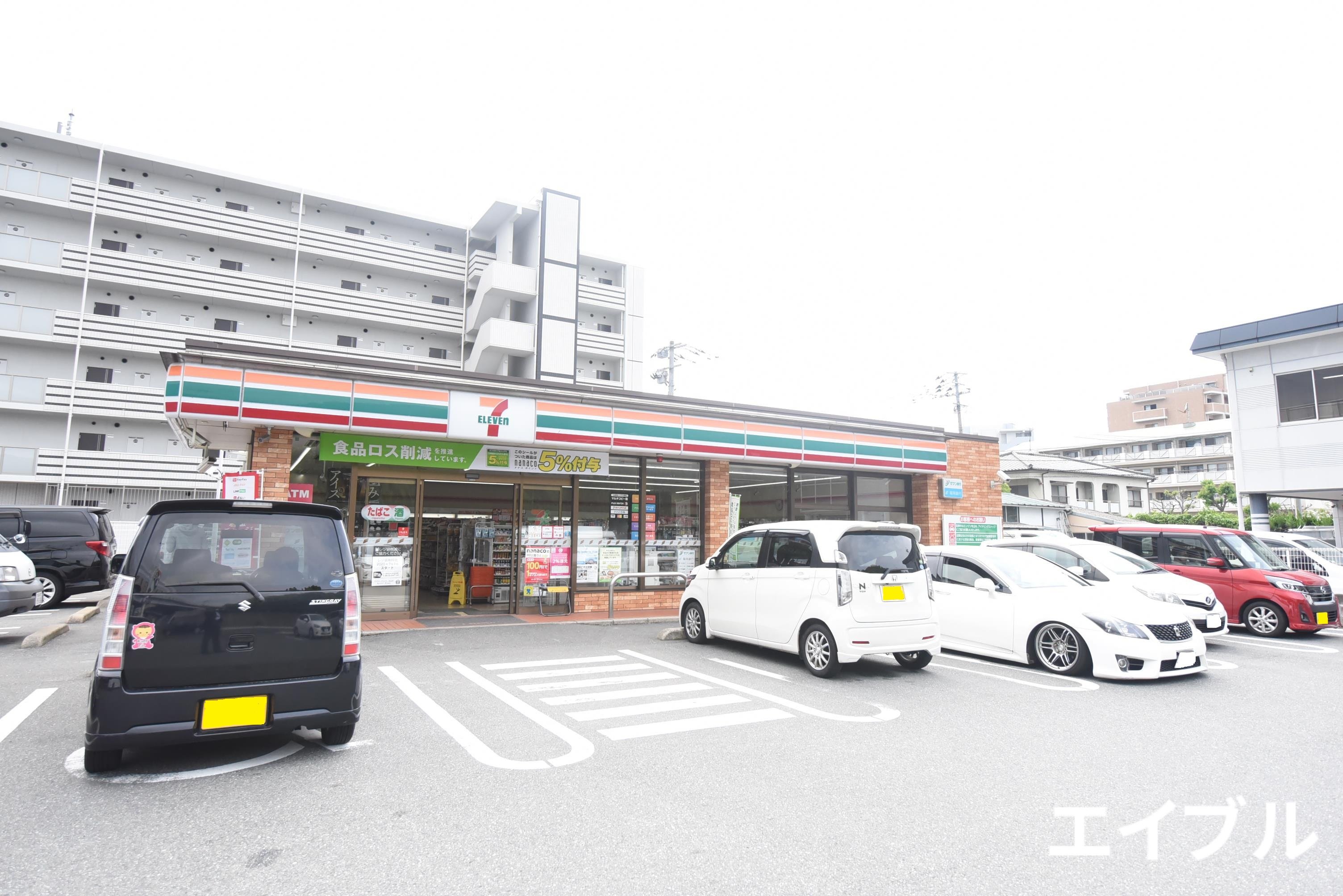 コンビニ　セブンイレブン博多板付7丁目店（コンビニ）まで62m