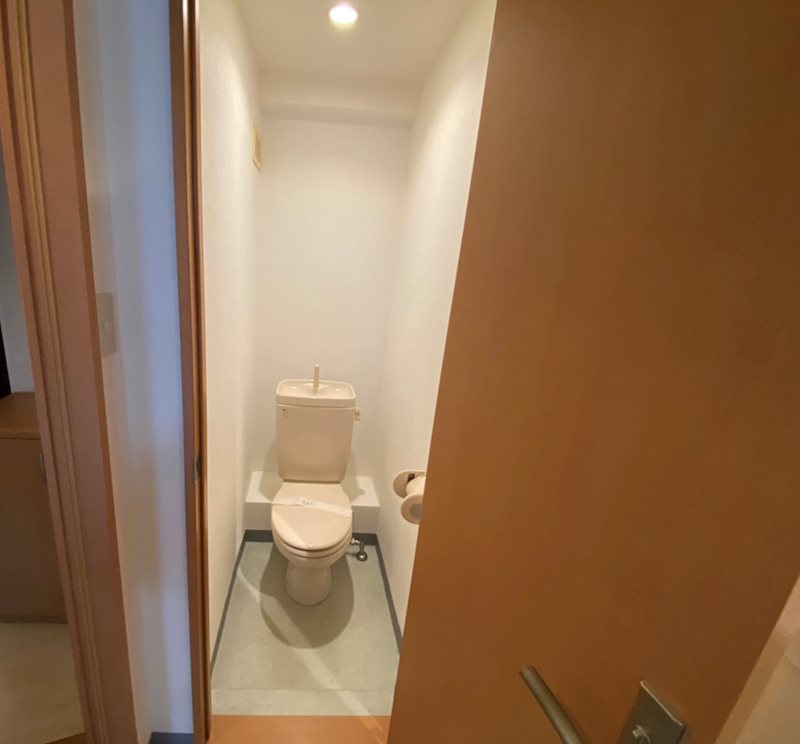 トイレ　※同一間取り257号室の参考写真です
