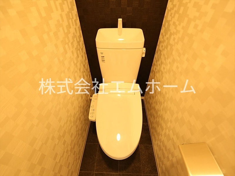 トイレ　温水洗浄暖房便座付トイレ