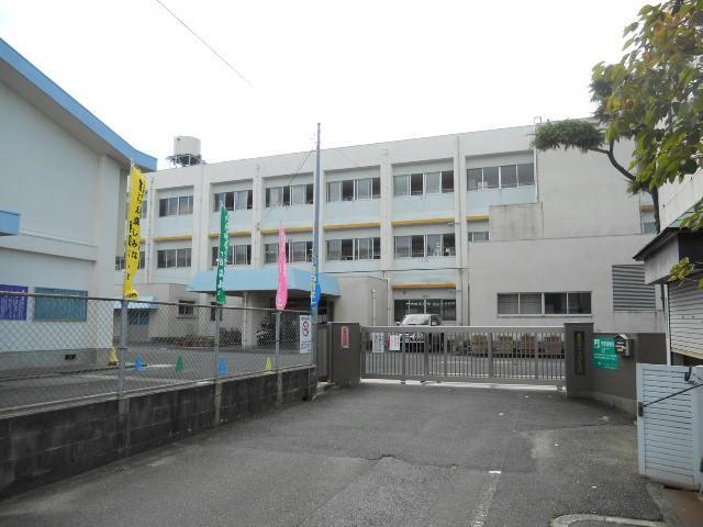 小学校　浅川小学校（小学校）まで960m