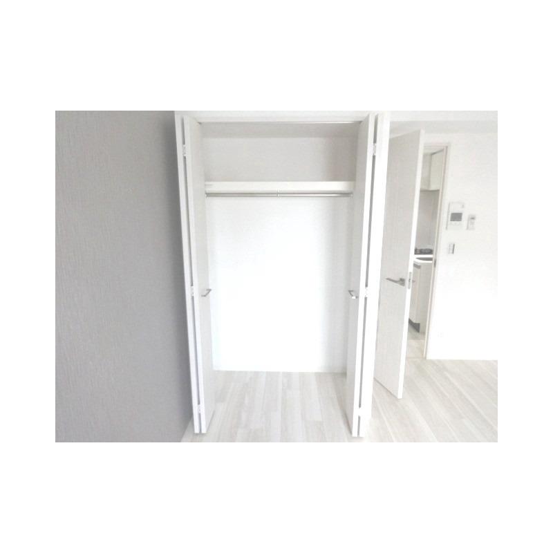 収納　コートも楽々収納できますね。