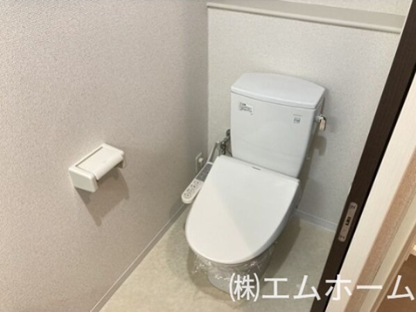 トイレ　温水洗浄便座付トイレ