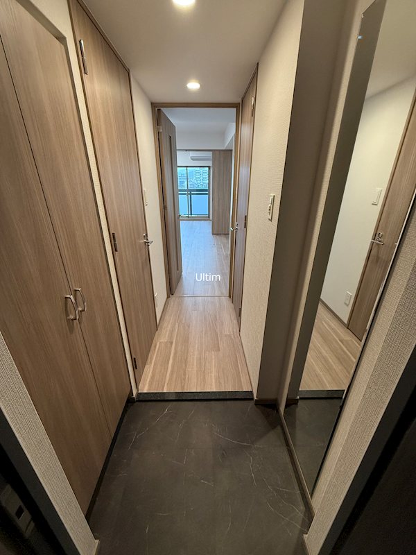 玄関　全て違うお部屋（同じ間取り）の写真です