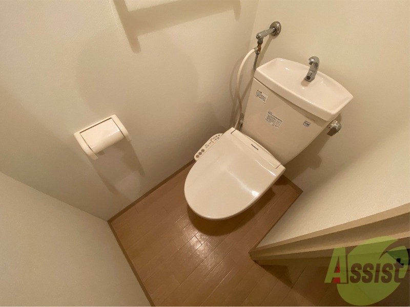 トイレ　ウォシュレット機能がついたトイレ。安心して使用できますね。