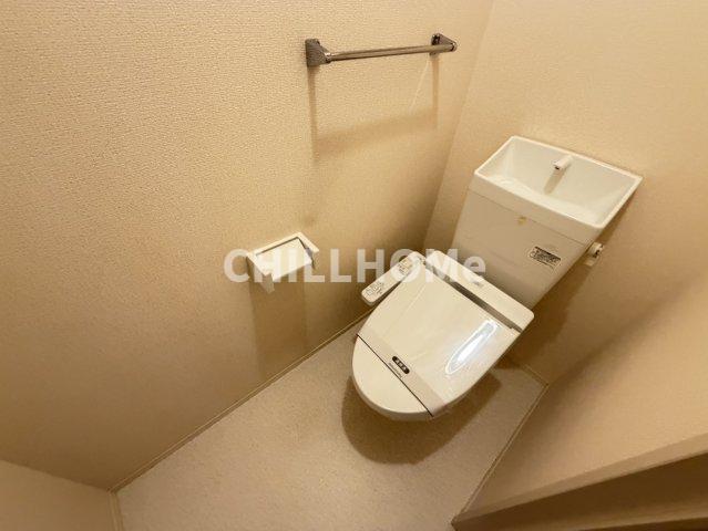 東武伊勢崎線 剛志駅 徒歩21分 2階建 築11年のトイレ写真