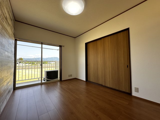 メゾンタカギの居間写真