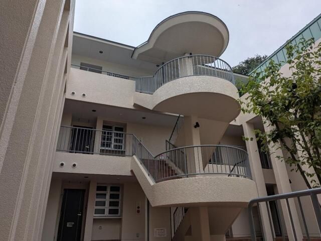 フロレスタ大倉山壱番館の外観写真
