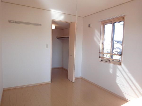 その他　参考写真※中部屋の為小窓はありません