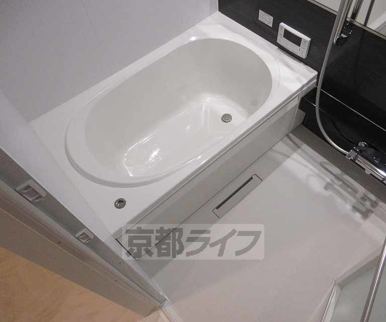 バス・シャワールーム　ゆったり浴槽です！