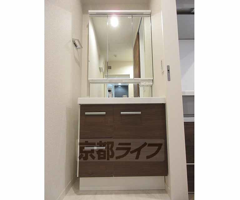 洗面設備　独立洗面台です！