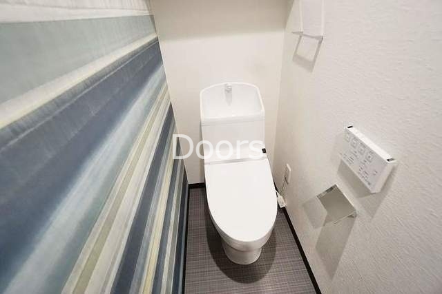 ＪＲ山陽本線 岡山駅 徒歩12分 10階建 築8年のトイレ写真