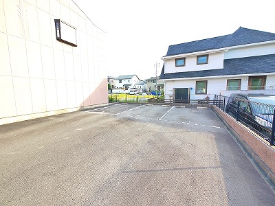 駐車場　駐車場完備です