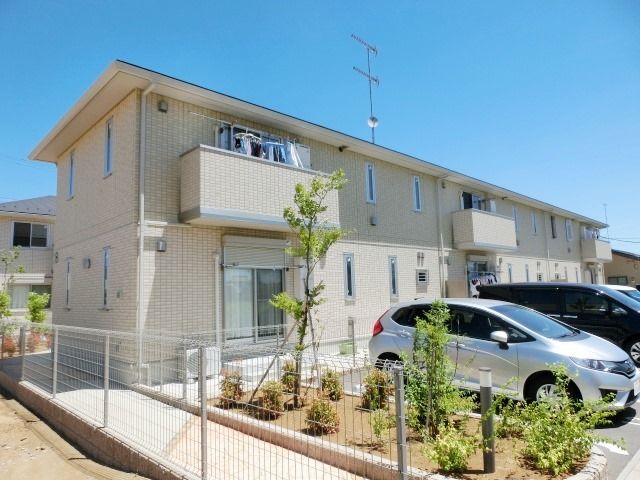 建物外観　前面すっきりしているので日当たり良好なお部屋です