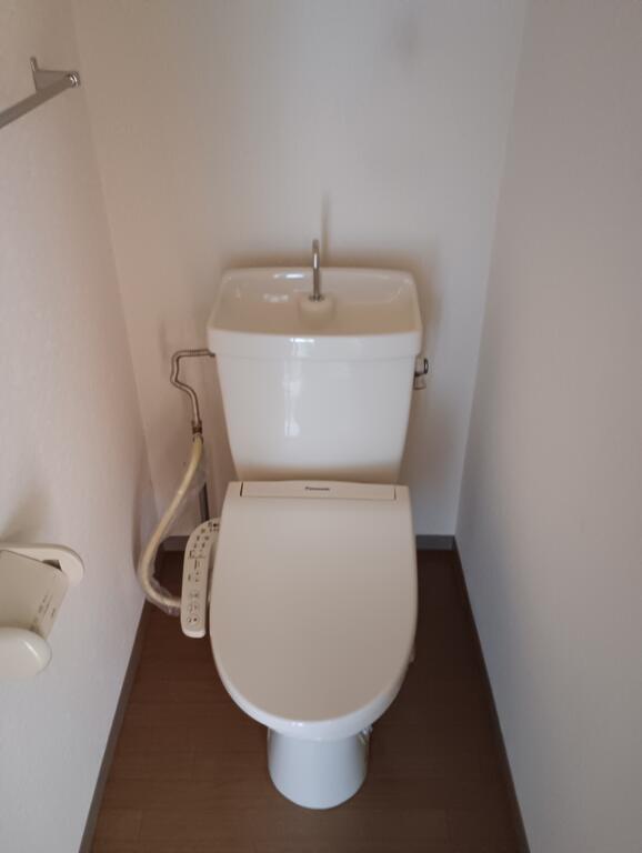 トイレ　温水洗浄暖房便座