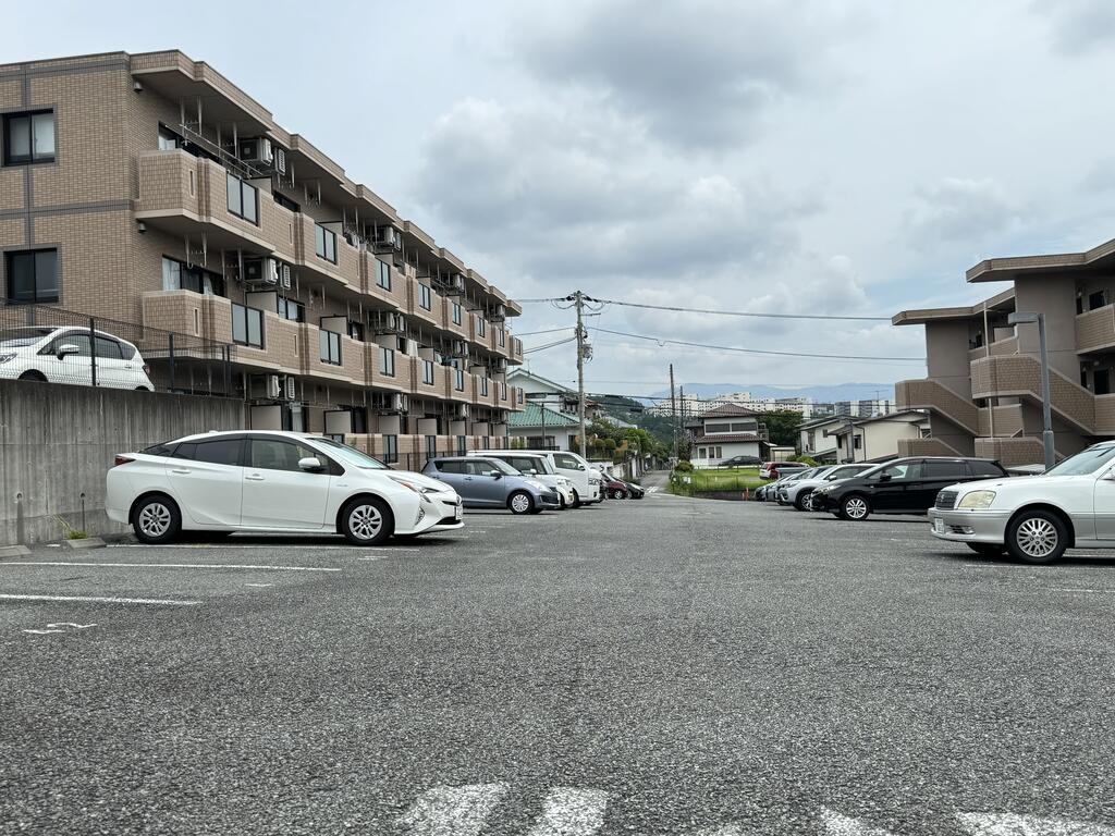 駐車場　駐車場