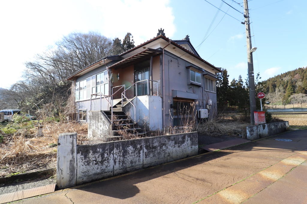 与板堤下　貸家の建物外観