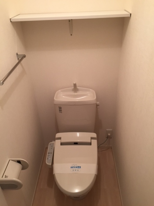 ＪＲ左沢線 東金井駅 徒歩11分 2階建 築17年のトイレ写真