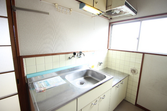 キッチン　※別号室の写真です