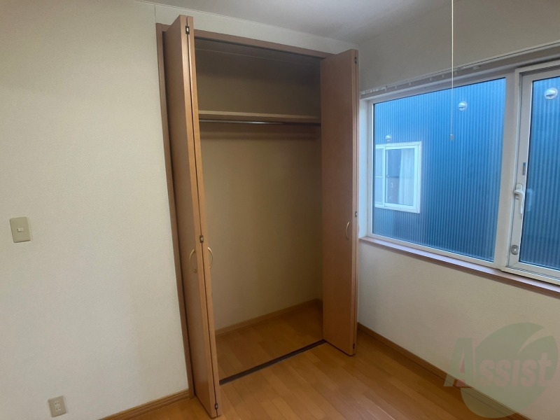 収納　寝室の収納です。部屋がすっきり片付きます。