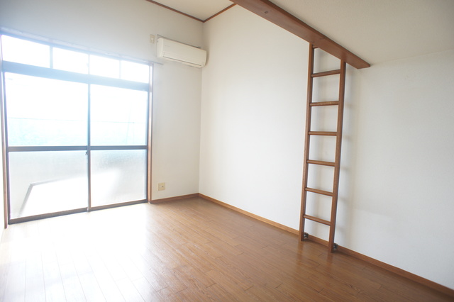 居室・リビング　南向きで日当たり良好なお部屋！