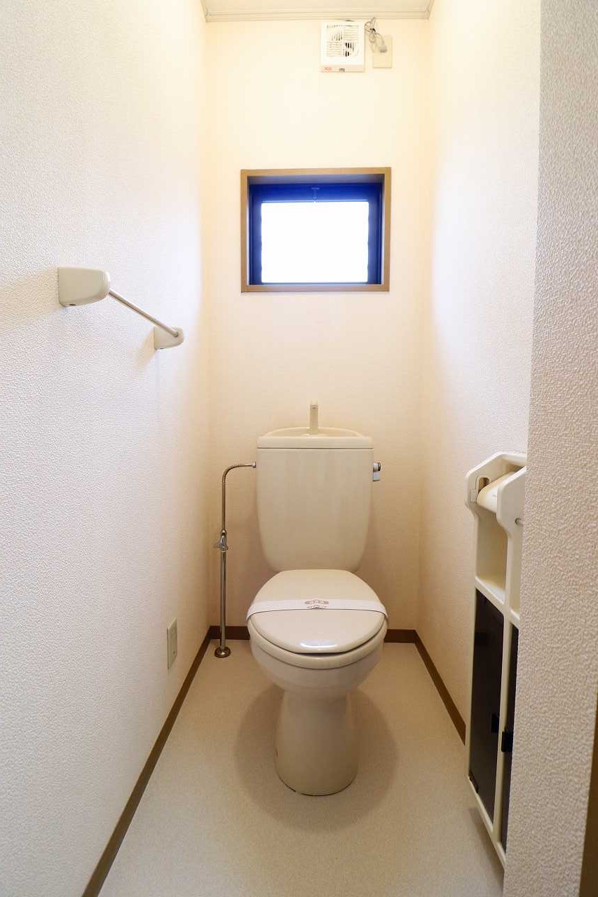 トイレ　※同物件、別部屋になります。